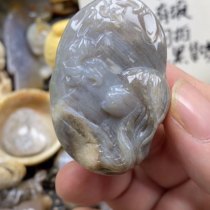 硅化珊瑚（珊瑚玉）未镶嵌颈饰