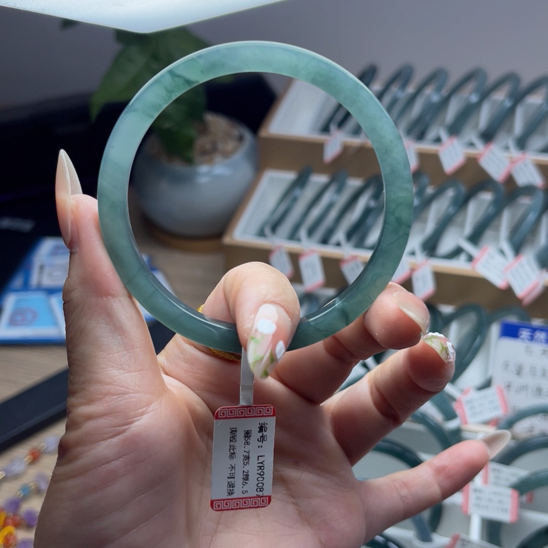 翡翠未镶嵌手镯?**?58.7