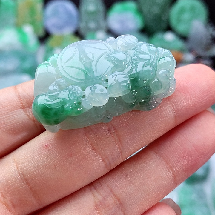 翡翠颈饰未镶嵌翡翠