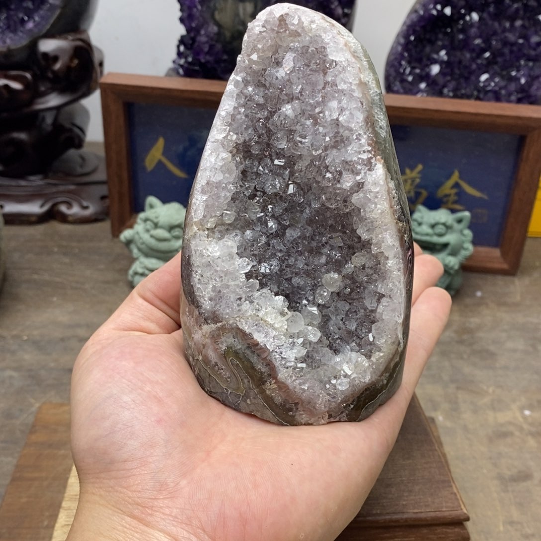 未镶嵌水晶大型摆件（非配饰）