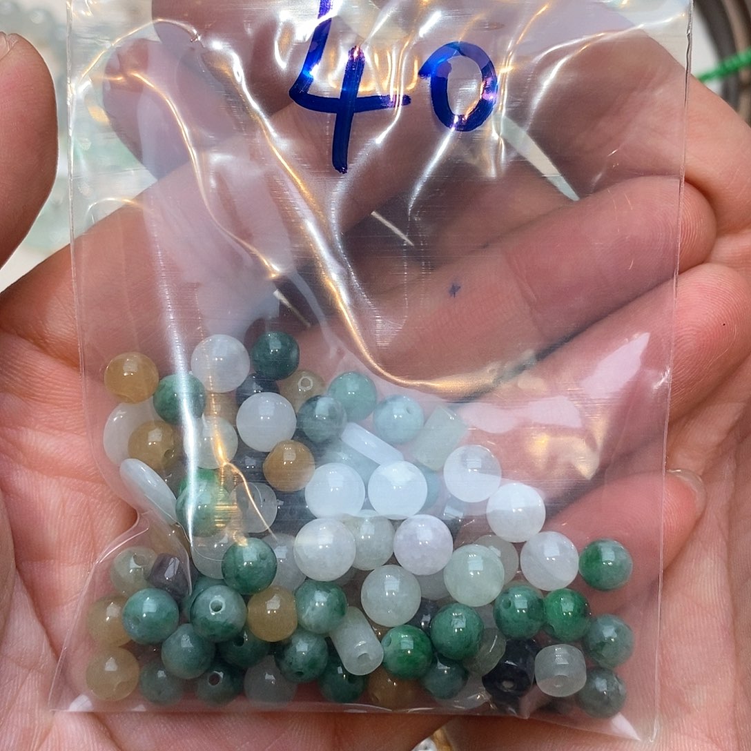 翡翠未镶嵌颈饰珠子