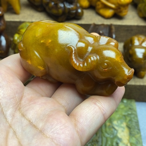 未镶嵌蛇纹石玉颈饰100