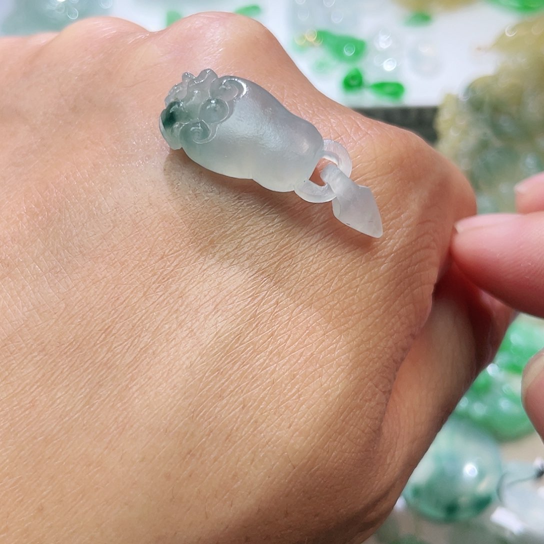 定制翡翠未镶嵌如意头、天然翡翠A货