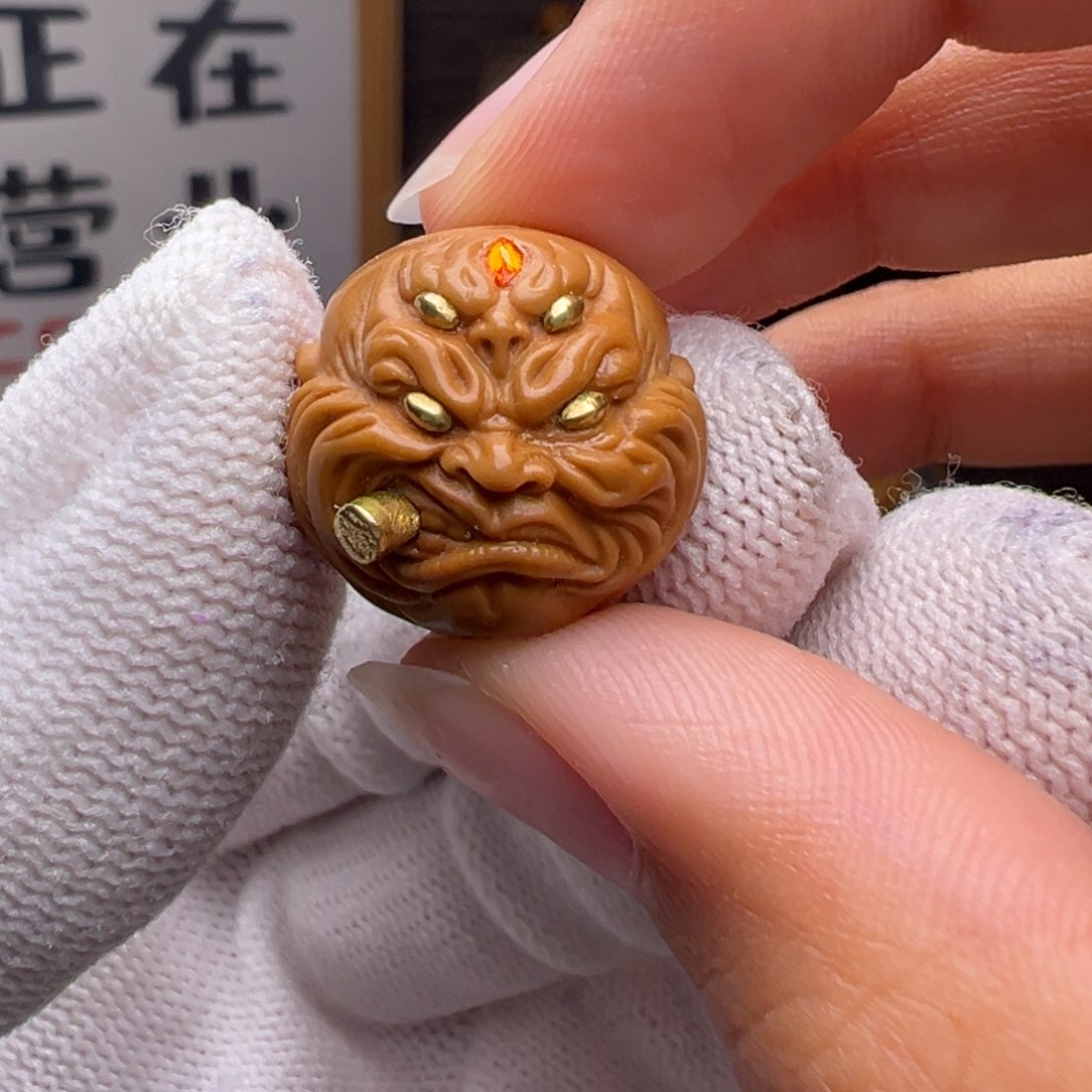 猴头核桃把件镶嵌款五目烟鬼18左右尺寸全品有正常封口线