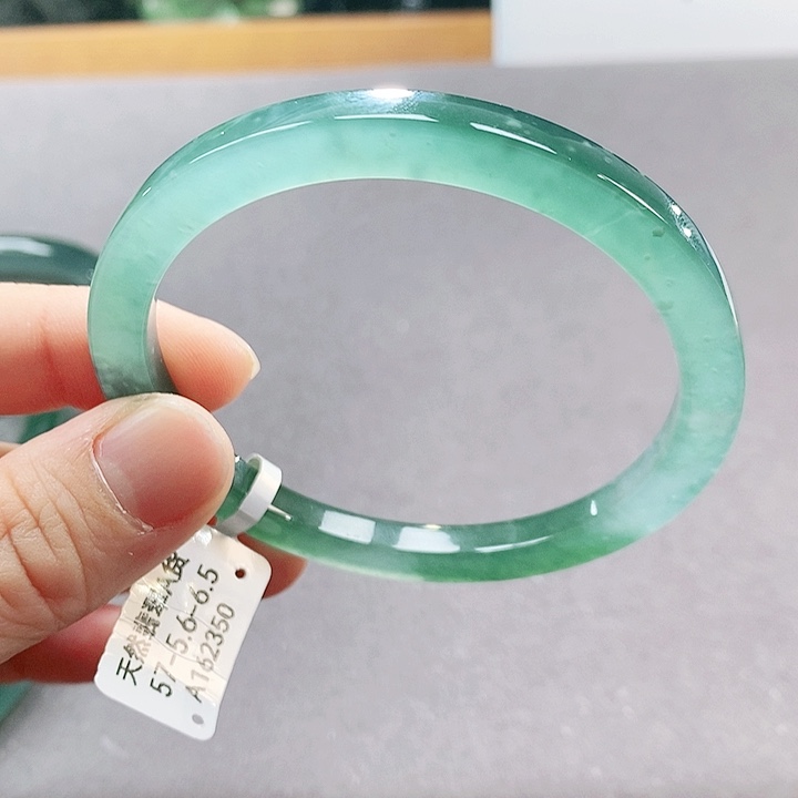 【闪购商品】翡翠手镯（圆镯）未镶嵌