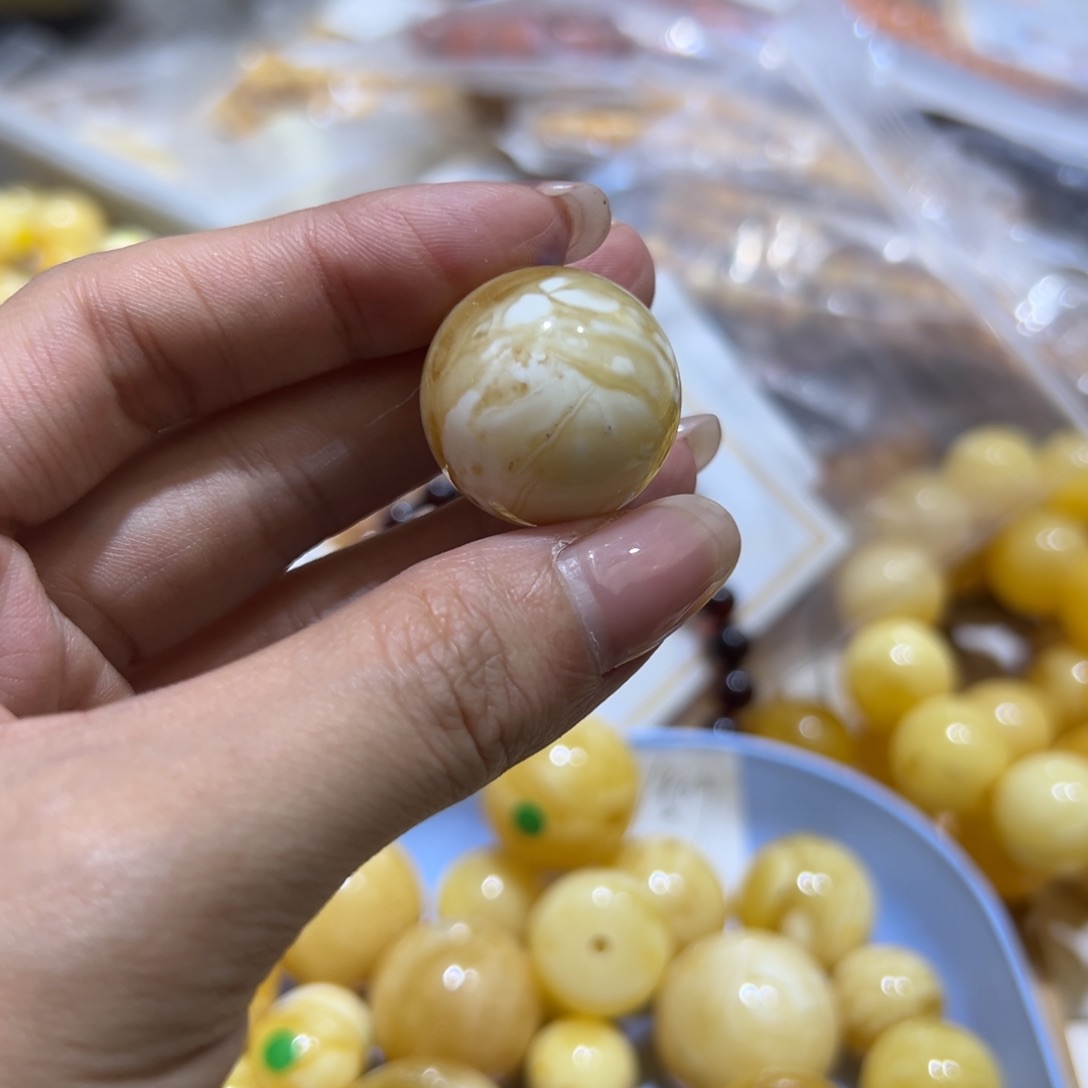 琥珀珠宝奇石未镶嵌