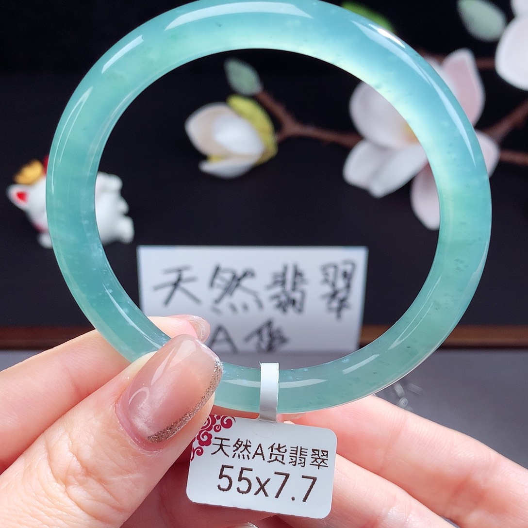 翡翠手镯（圆镯）未镶嵌