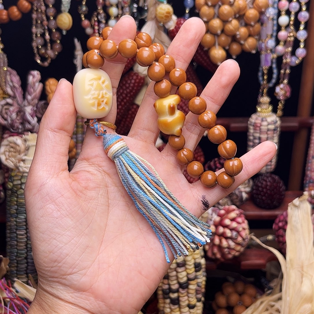 嘻***哈有机玻璃嘻嘻哈哈的屁桃