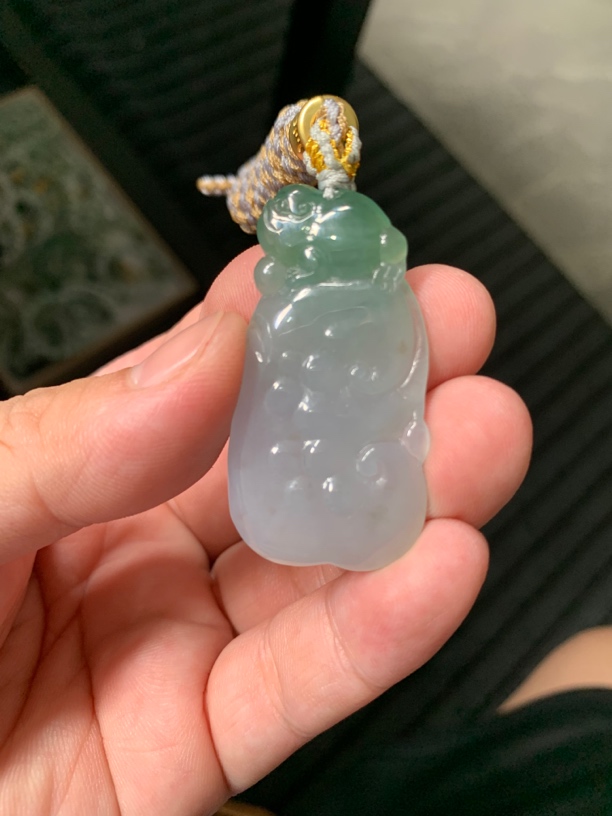 翡翠A货 金蟾如意 起胶感 双色俏色巧雕 料子细腻 水足 工好 