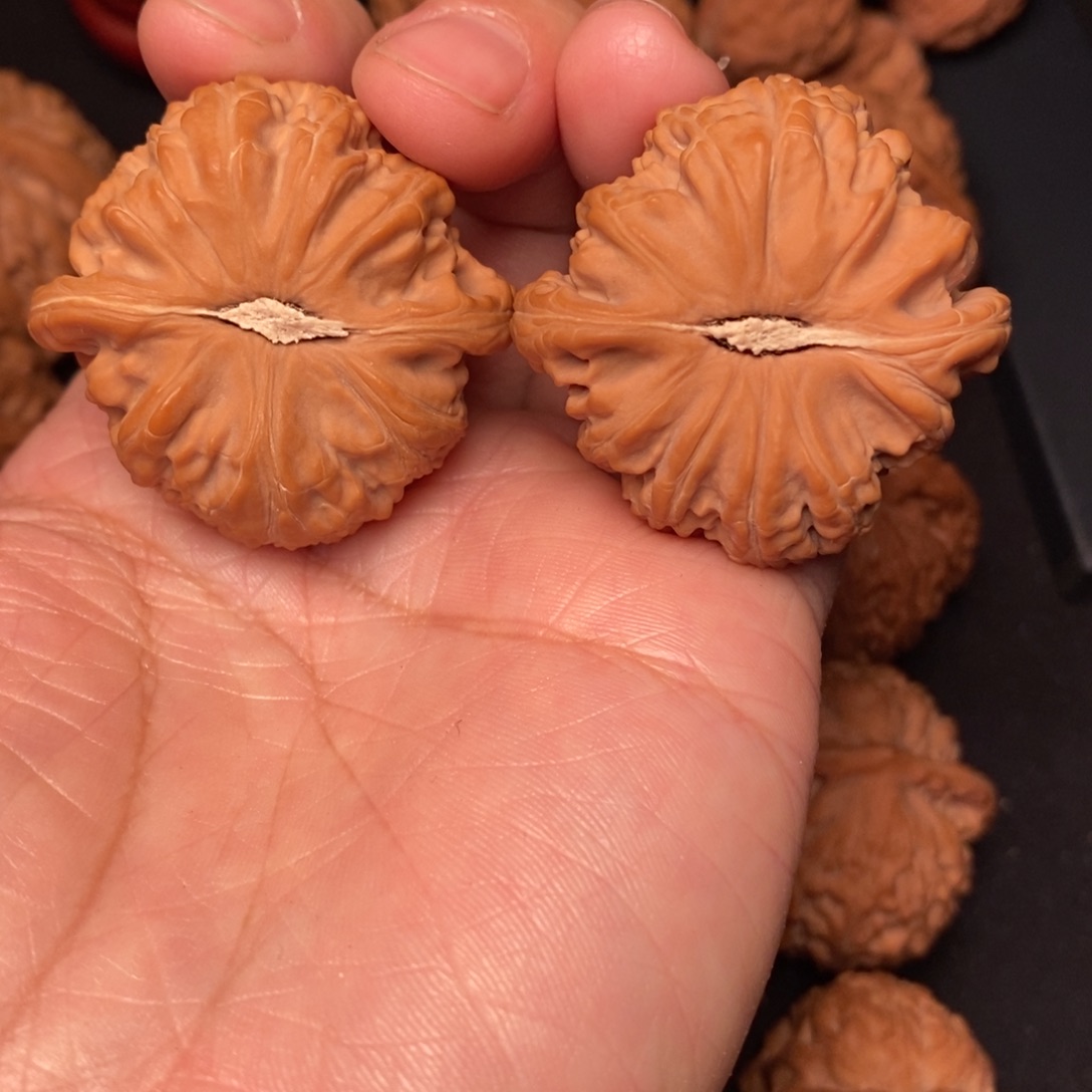 文玩核桃吊坠白狮39