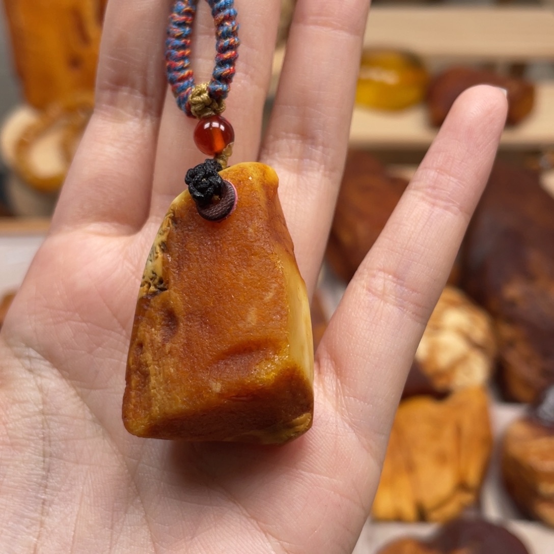 琥珀未镶嵌珠宝奇石