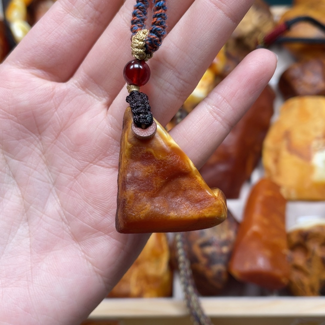 琥珀珠宝奇石未镶嵌