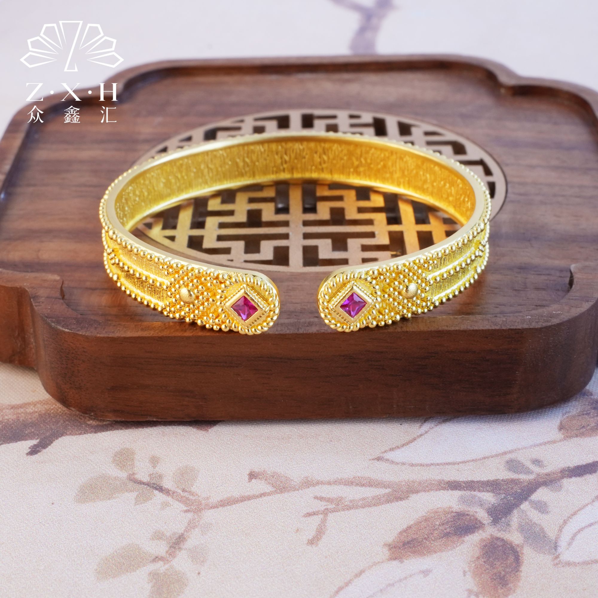 {众鑫汇}足金999  古法镶嵌炸珠开口轻奢手镯