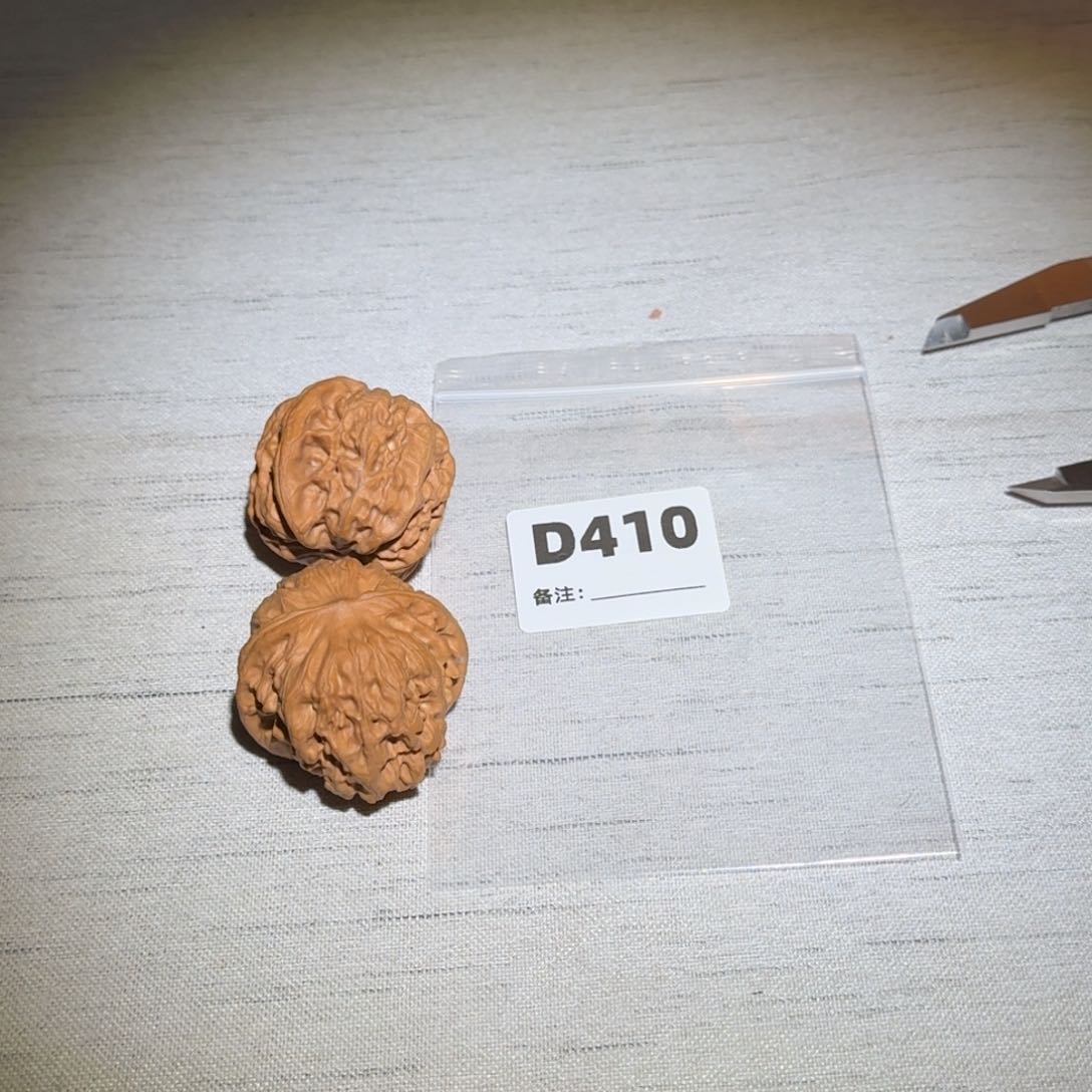 文玩核桃吊坠野狼410