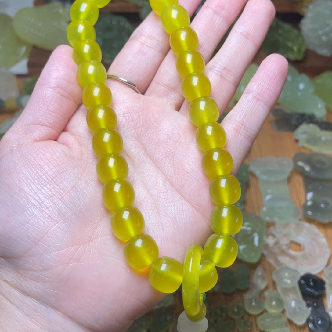 青***梅蛇纹石玉未镶嵌手持