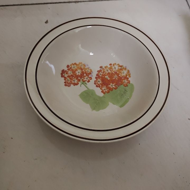 摆件陶瓷盘子碗啥都有