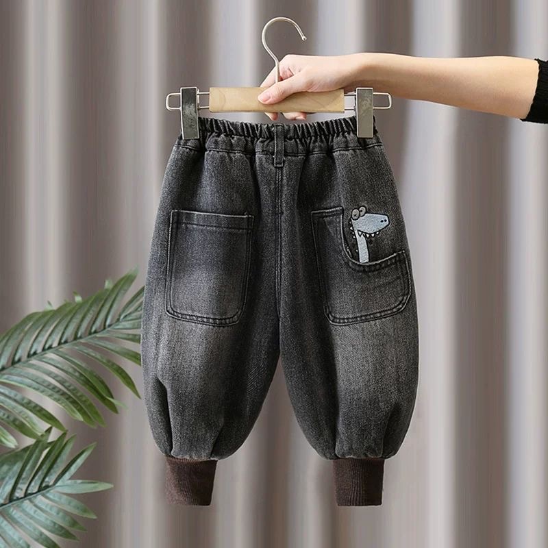 一条过冬加厚加绒灯笼裤休闲男童牛仔裤秋冬洋气刺绣儿童秋冬卡通