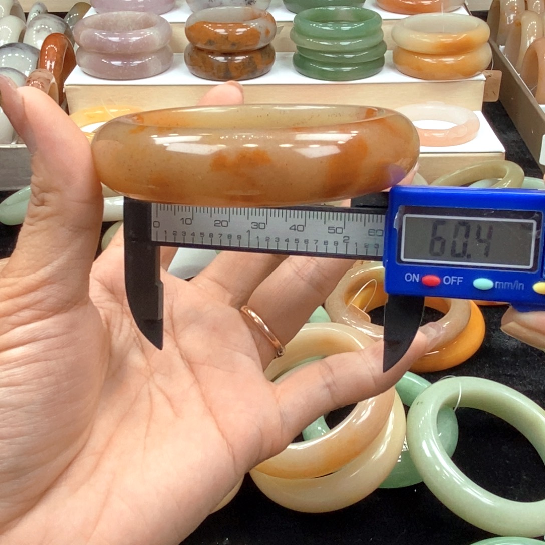 石英岩玉手镯未镶嵌