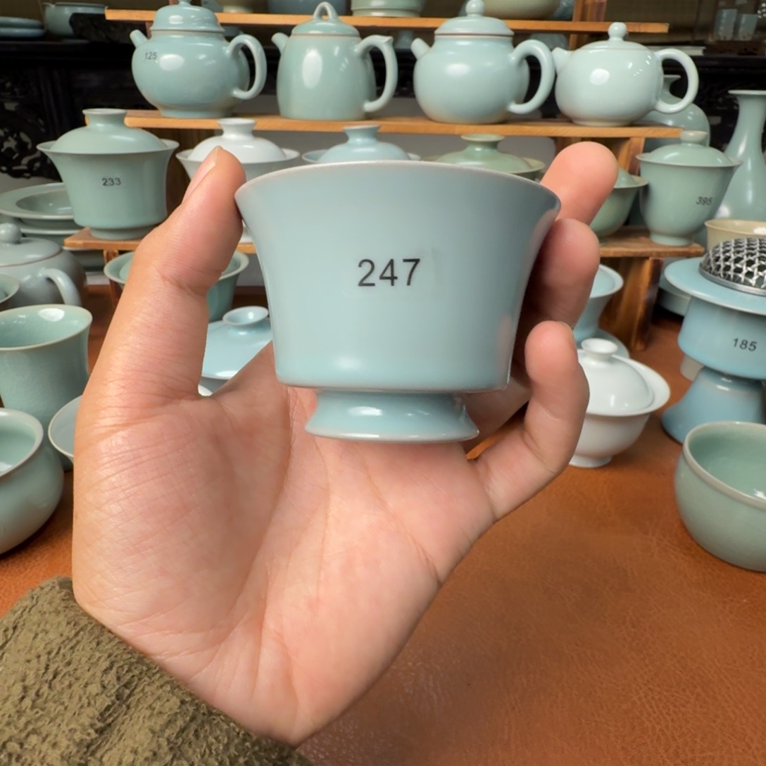 陶摆件一级仿古天青薄胎马蹄杯