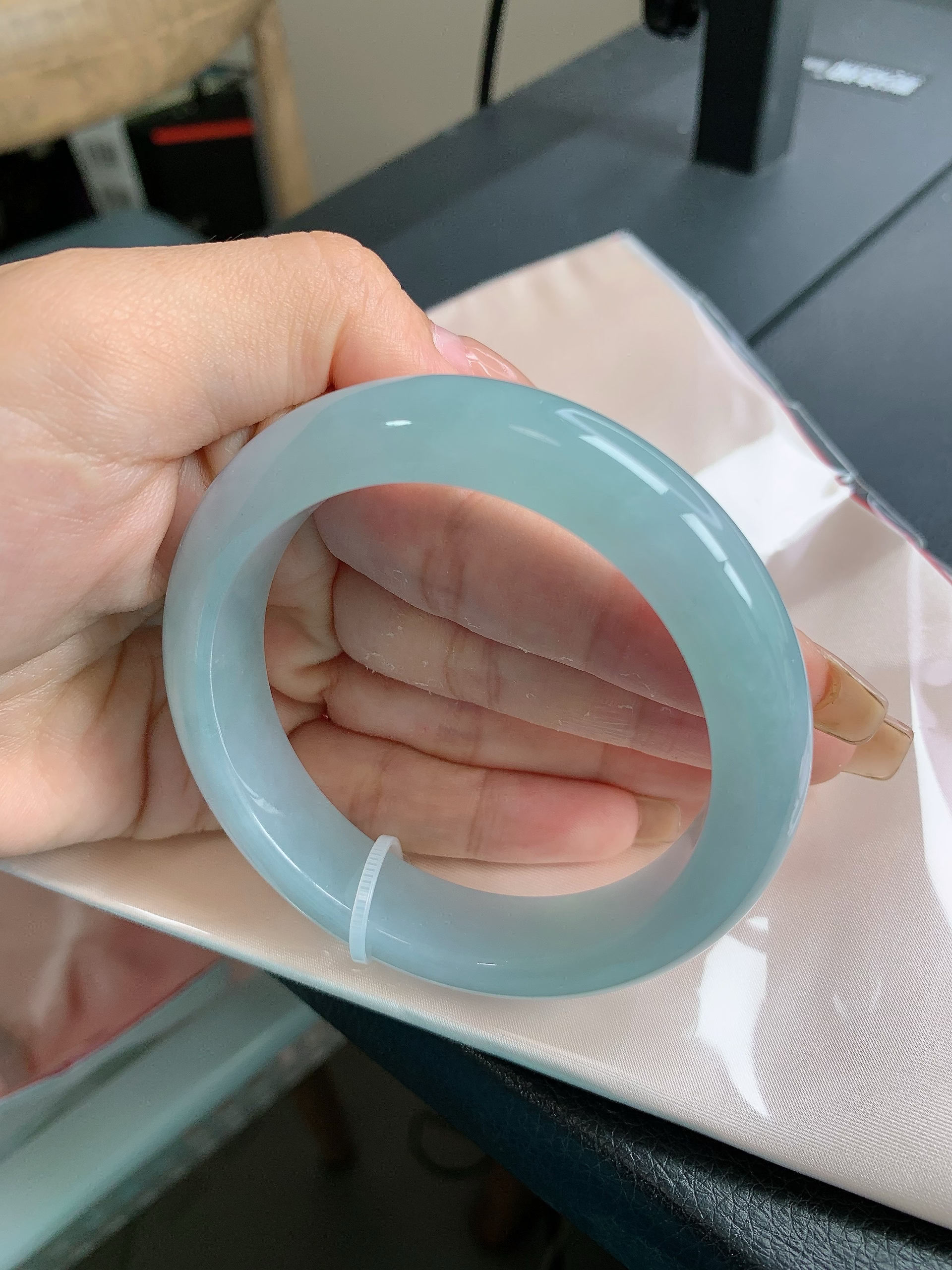 缅甸天然a货翡翠57圈口蓝底手镯