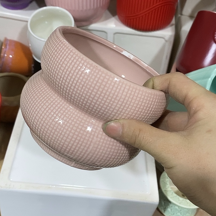 陶瓷花盆有孔 瑕疵介意勿拍 