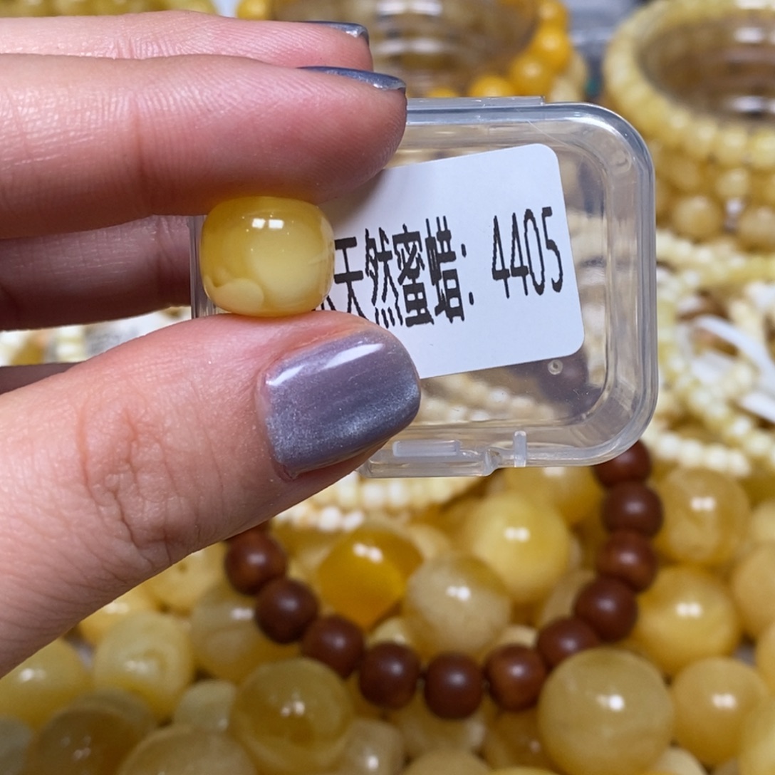 蜜蜡未镶嵌珠宝奇石4405