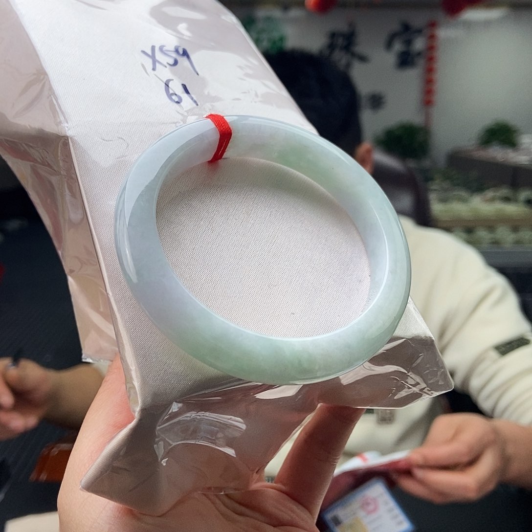 翡翠手镯未镶嵌拍一发一