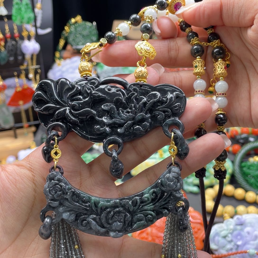 翡翠颈饰未镶嵌代编织