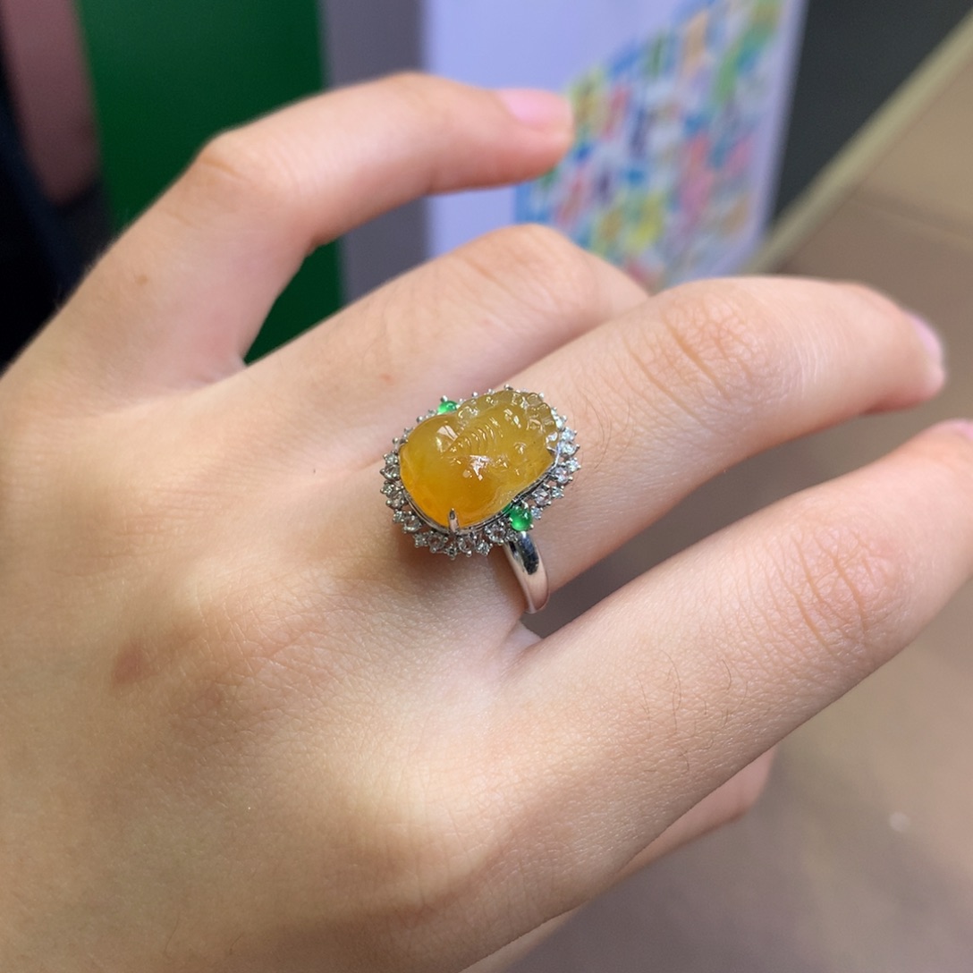 翡翠18K金镶嵌颈饰翡翠