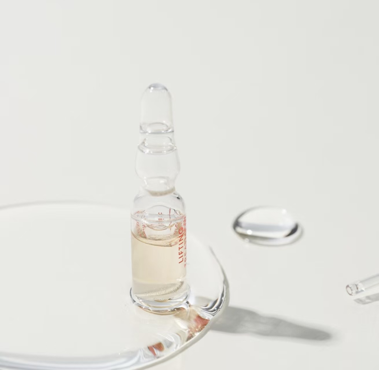 诗  安瓶精华  0.6 