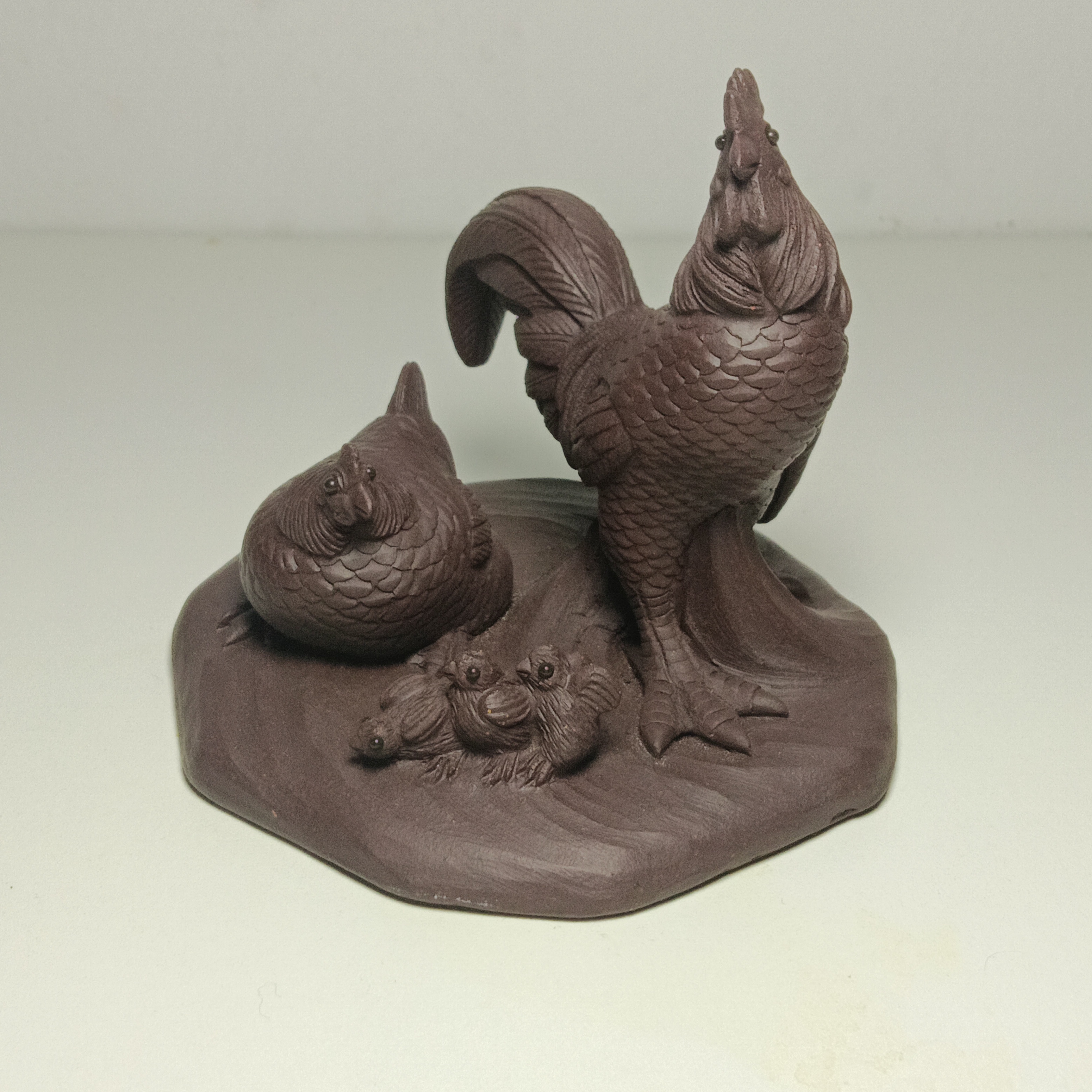 宜兴紫砂雕塑茶宠鸡（全家福）紫泥，高9底座长10宽9.5