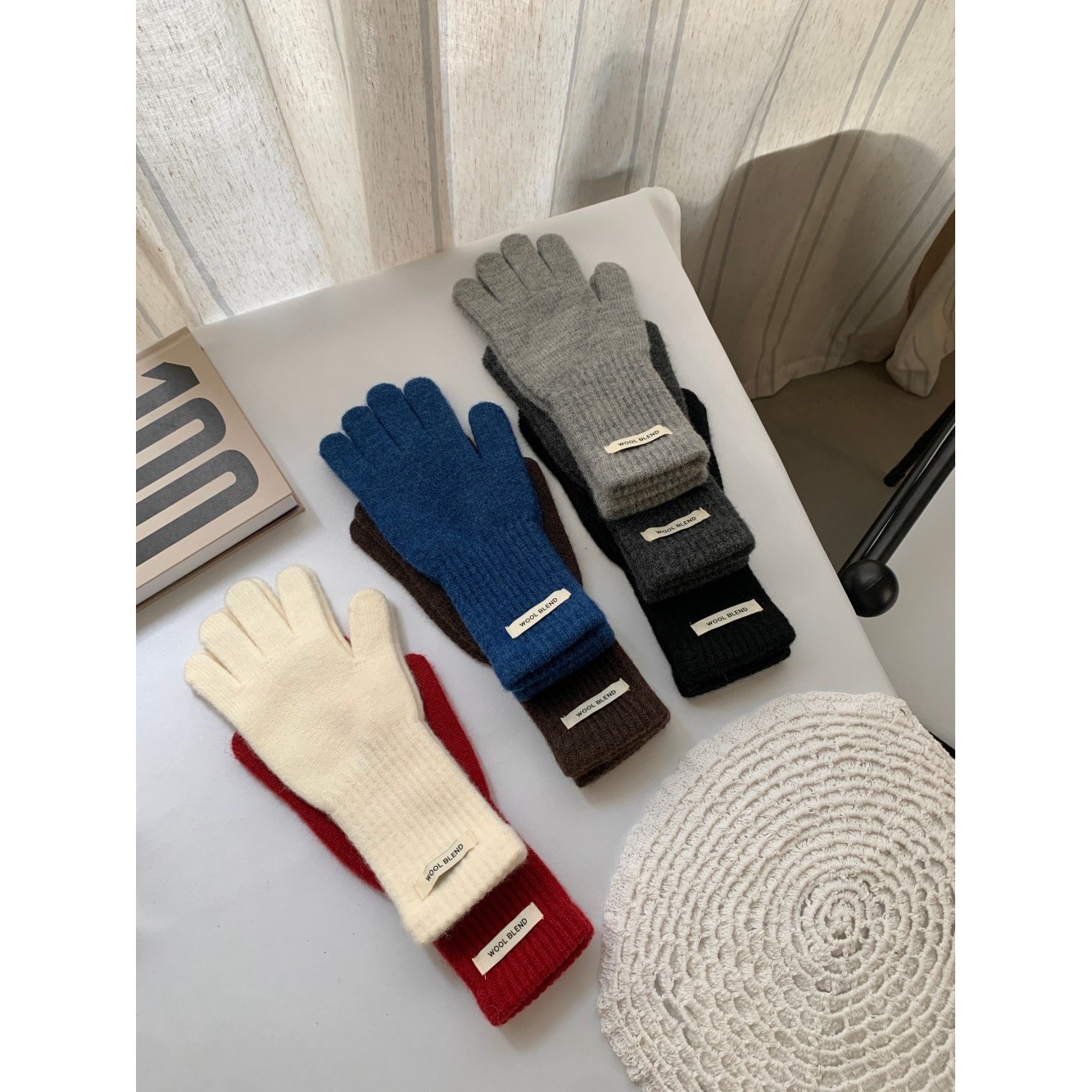 秋冬纯色手套冬季女款可触屏纯色针织绒感保暖情侣款百搭简约时尚