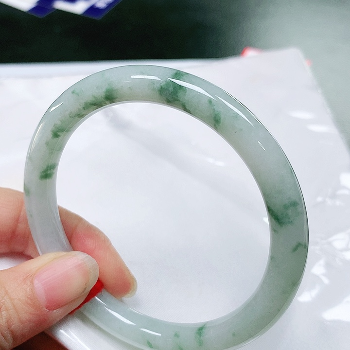 翡翠手镯（圆镯）未镶嵌