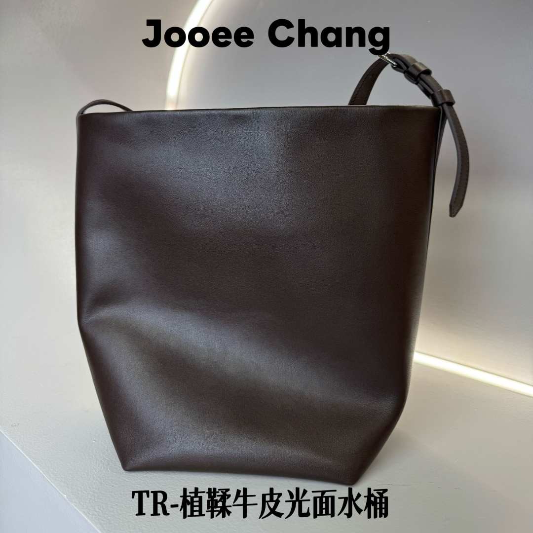 Jooee【TR-植鞣牛皮光面水桶】原厂进口皮新款单肩可调节肩带水桶