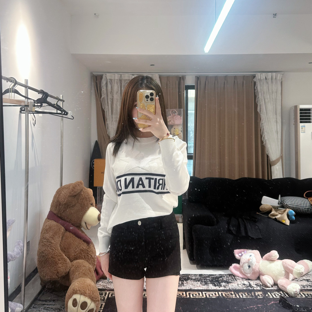 小雪女装衣橱回馈老客户微瑕上衣