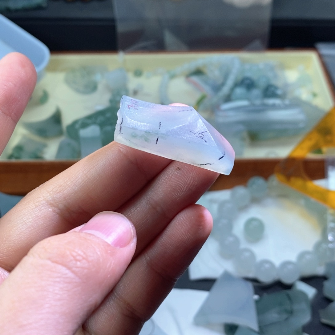 翡翠未镶嵌颈饰定制