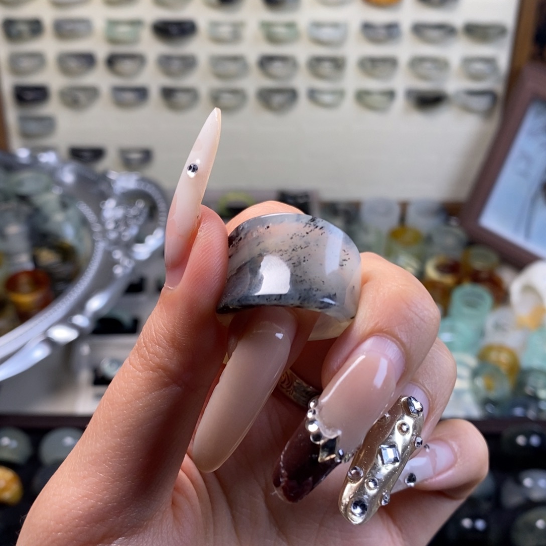 蛇纹石玉未镶嵌戒指盾牌17.5内径港码15微瑕放漏