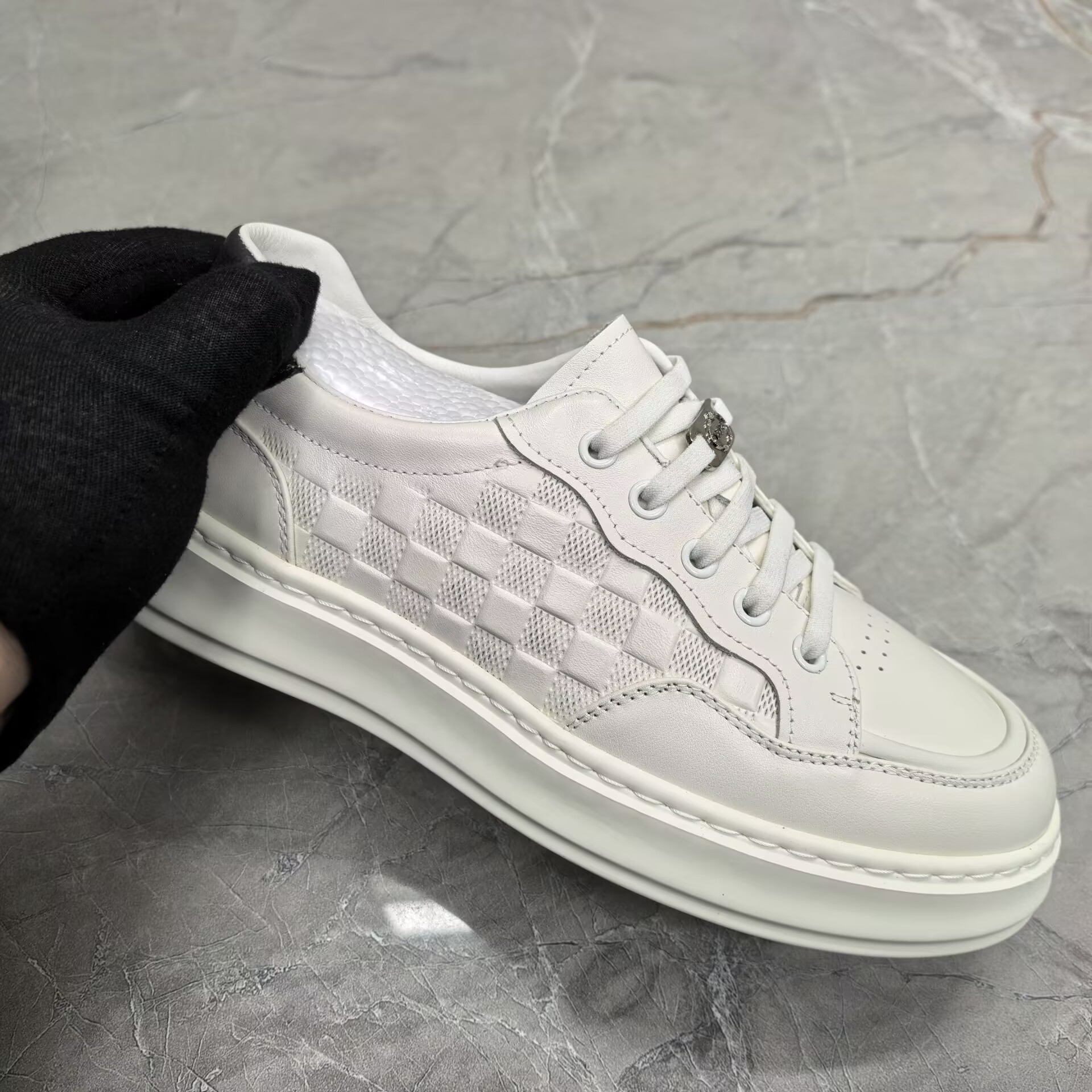 休闲鞋男2508-10（牛皮）