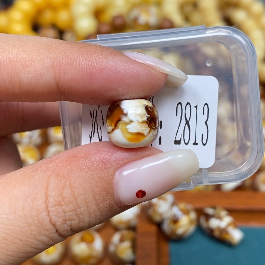 蜜蜡未镶嵌珠宝奇石2813