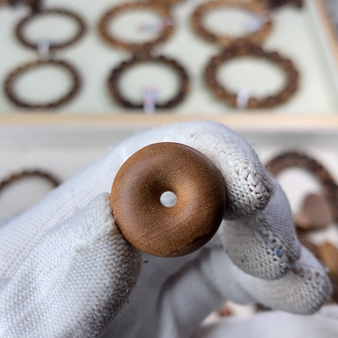 檀香木散珠印度迈索尔老山檀2.0*1.0瑕疵平安扣