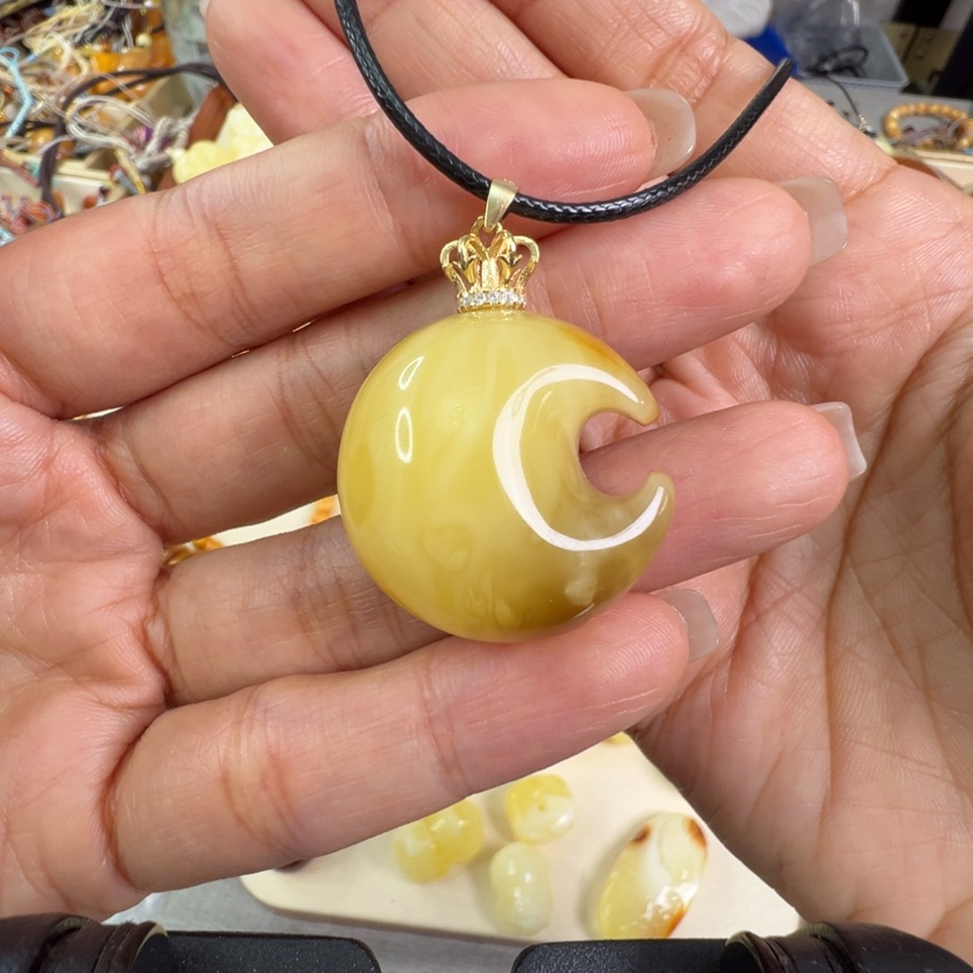 蜜蜡裸石未镶嵌蜜蜡