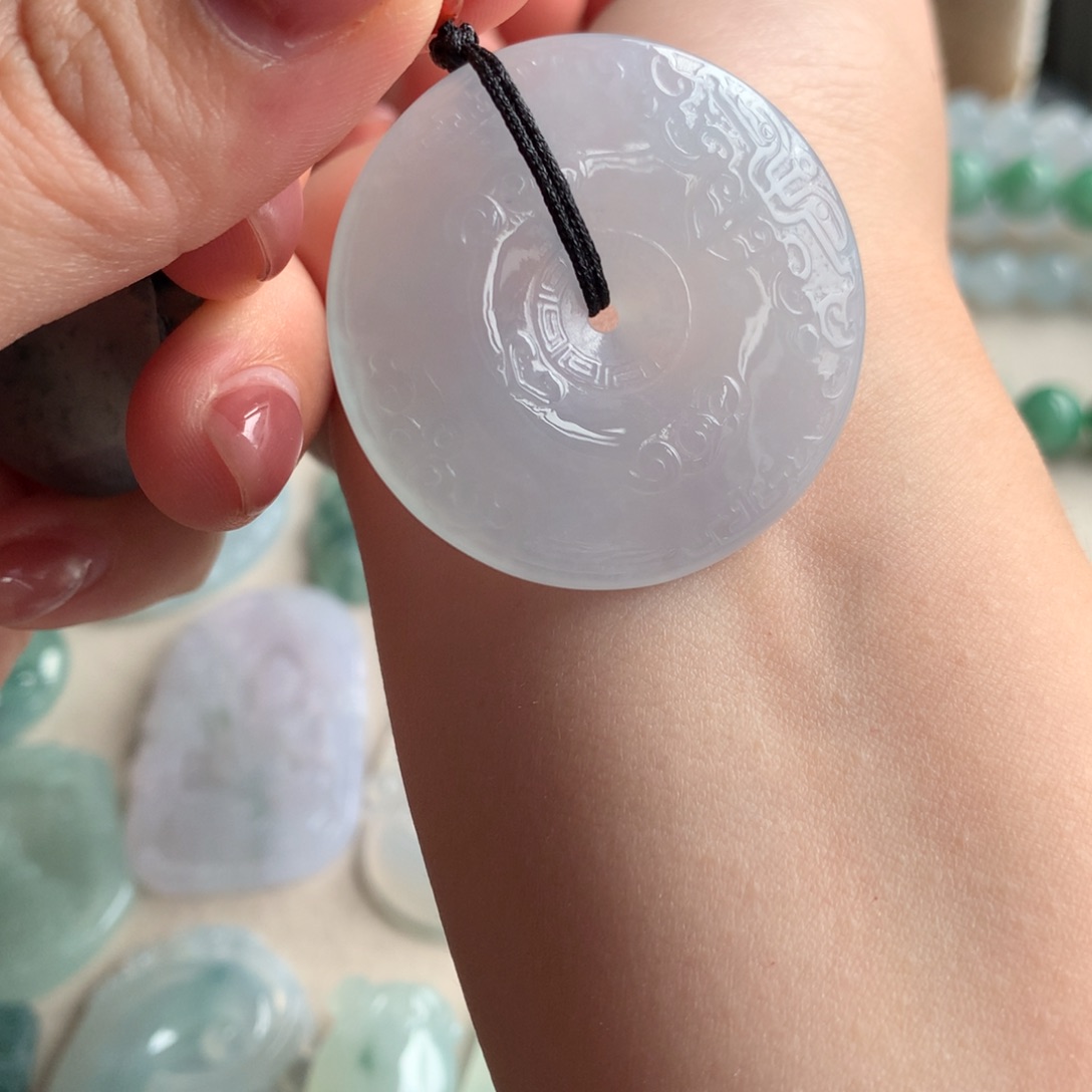 翡翠未镶嵌吊坠(赠链)翡翠