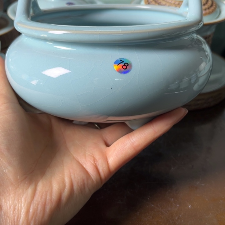 39卡咯顾客咯摸摸摸的