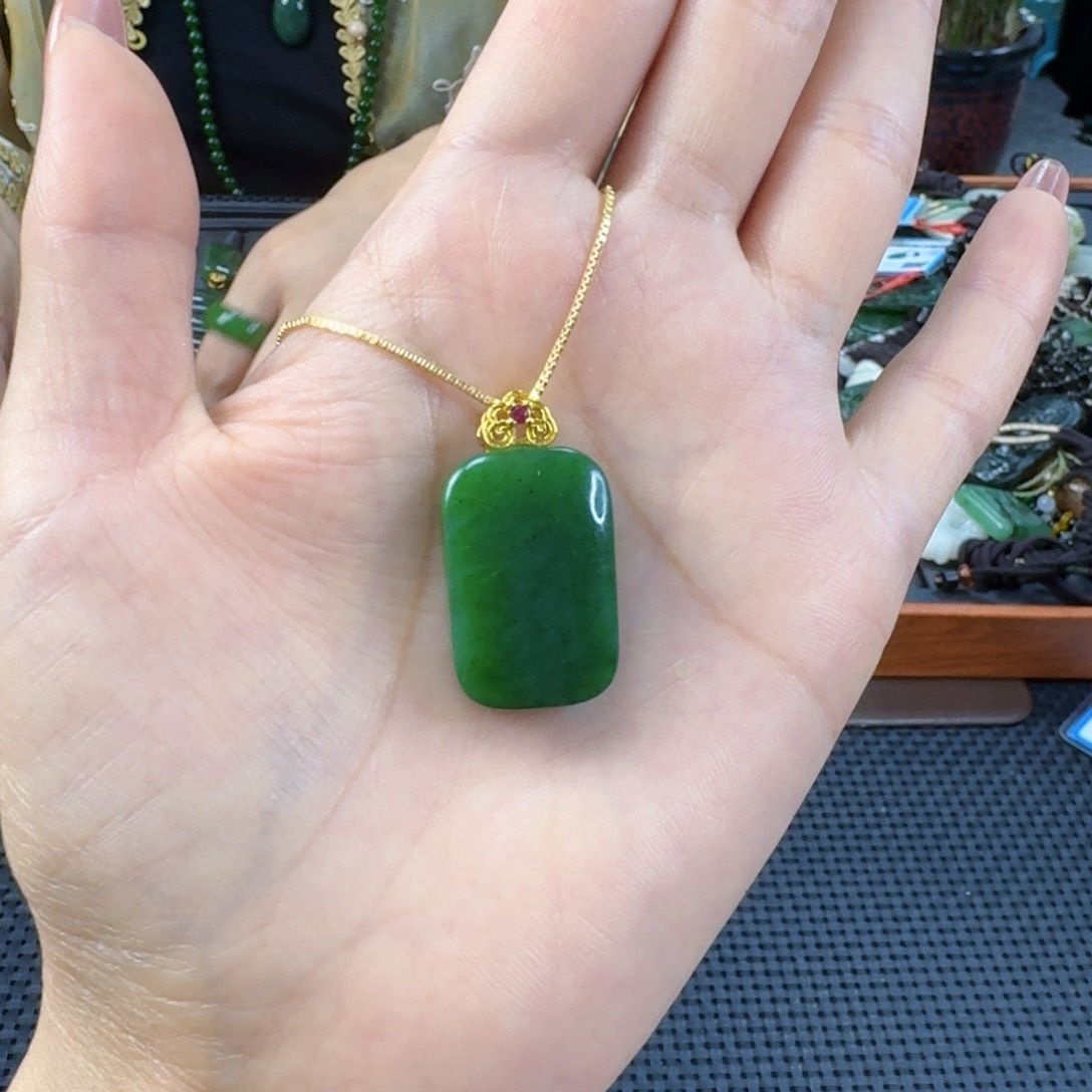 和田玉（碧玉）合金颈饰