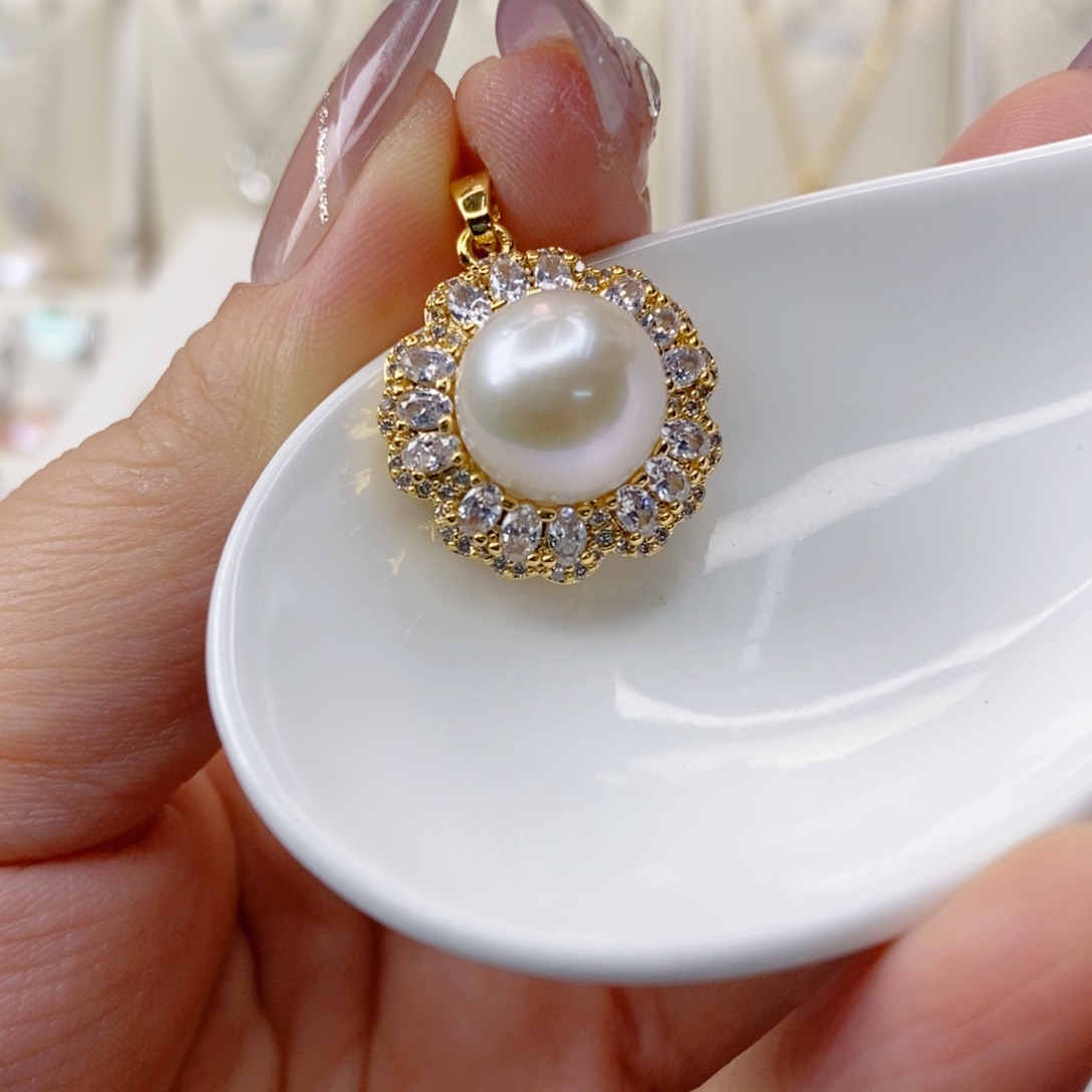 淡水珍珠吊坠(赠链)合金