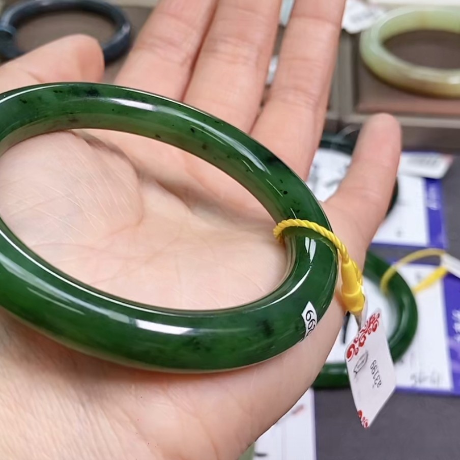 54和田玉碧玉手镯