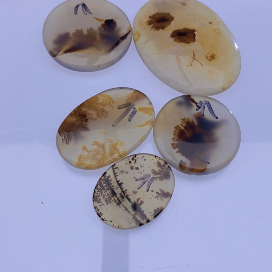 玛瑙/玉髓颈饰未镶嵌年**南