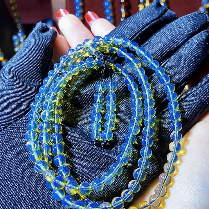 蓝珀珠宝奇石未镶嵌蓝珀异色珀毕业卡5净水108