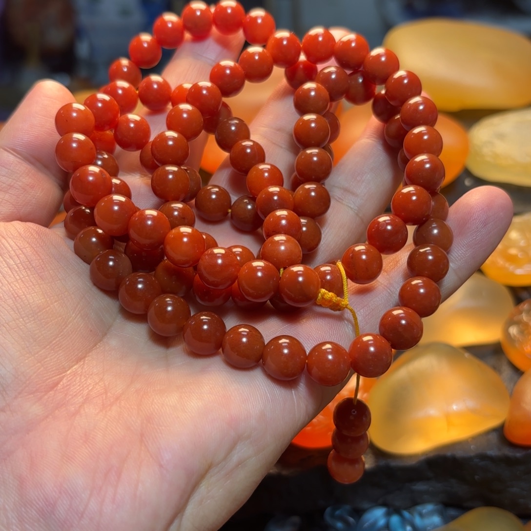 胡***)石英岩玉未镶嵌手串