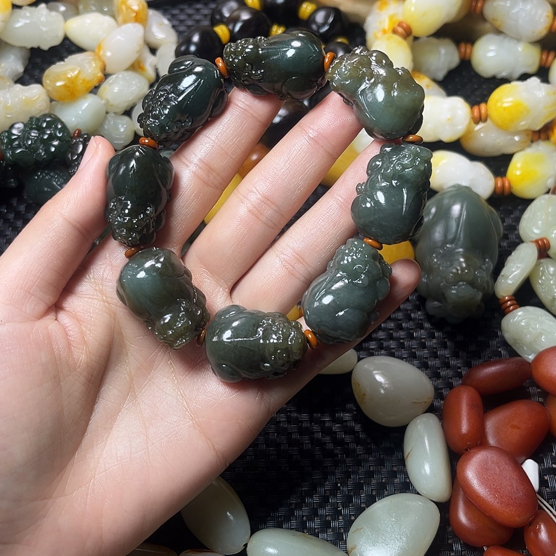 用***0和田玉未镶嵌手链